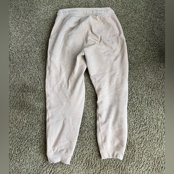 Lululemon Scuba Sweats - Picture 2 of 3